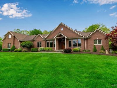 250 Crag Burn Dr, East Aurora, NY, 14052