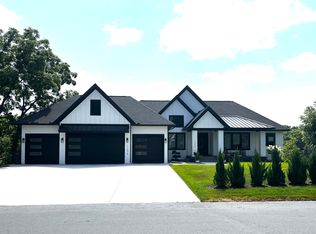 11479 Riverview Rd, Eden Prairie, MN 55347