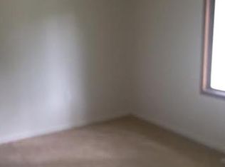 15421 Cooper St, Taylor, MI 48180