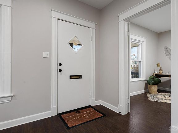 5th image of 8009 Lake Ave