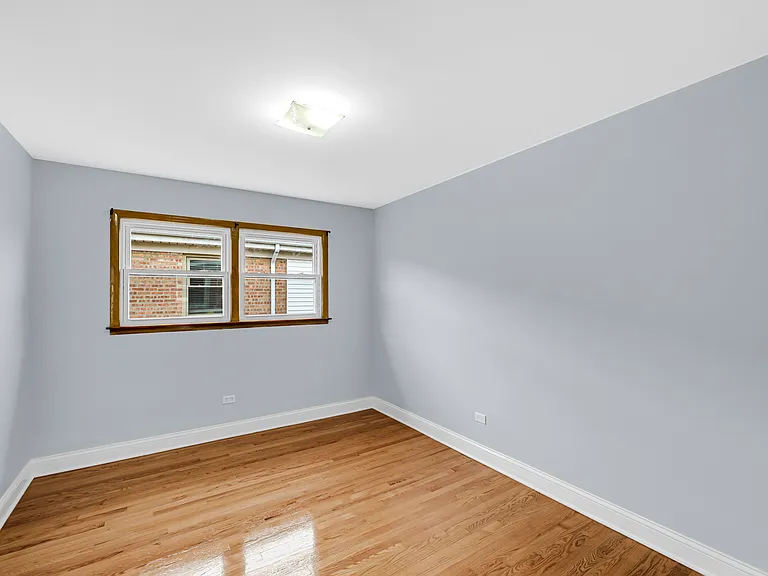 5740 N Lowell Ave #2 — Photo 16
