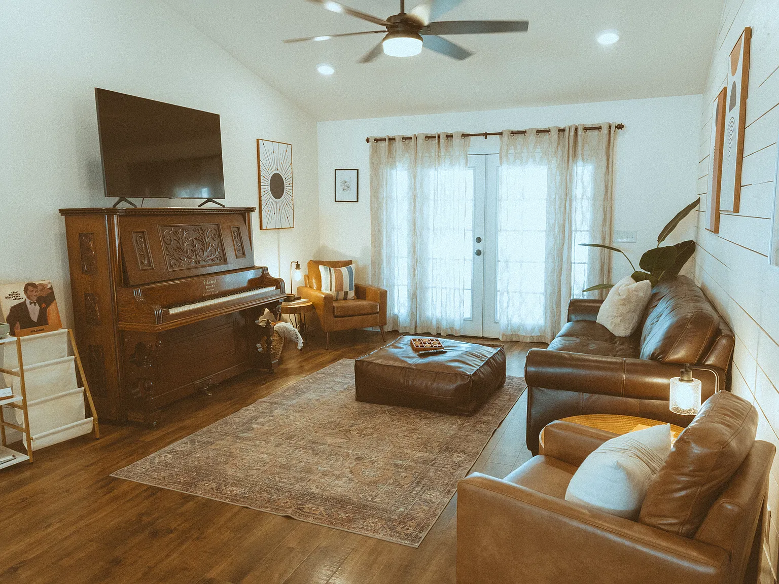 2 bed, 1098 sqft, $2,500 — Photo 2