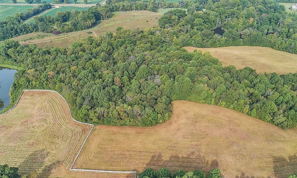 1st image of 901 Hidden Lake Ln