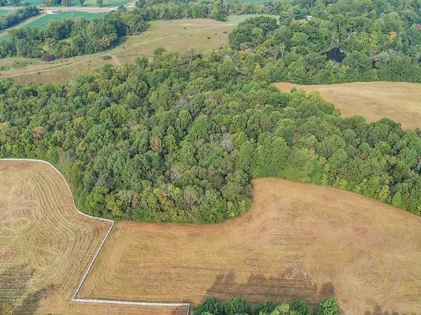901 Hidden Lake Ln, Cape Girardeau, MO 63701