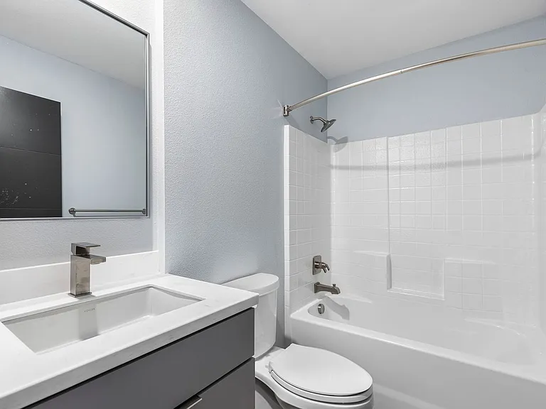 7150 N Greenwich Ave #9 — Photo 7