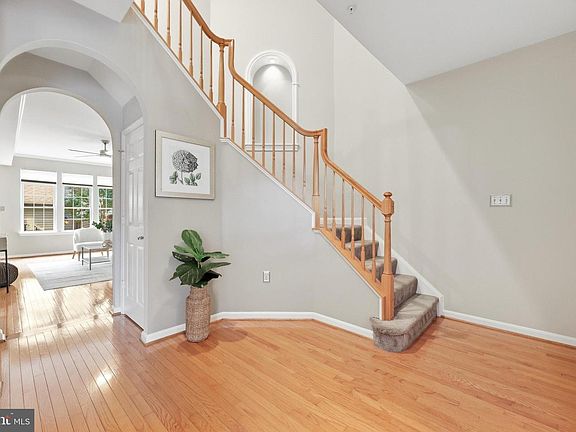 4th image of 2453 Stoney Creek Rd