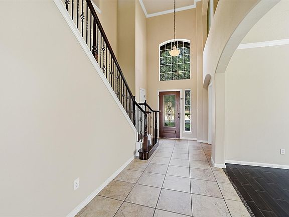 5th image of 24415 Lake Path Cir