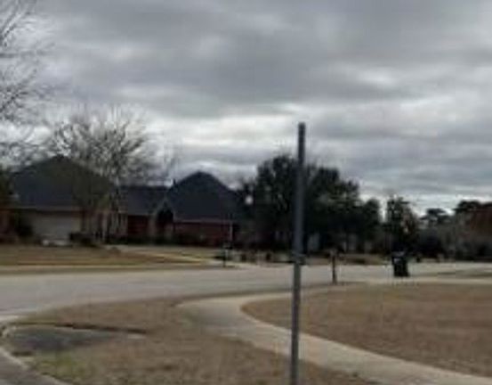 Exterior Neighborhood (street photo)