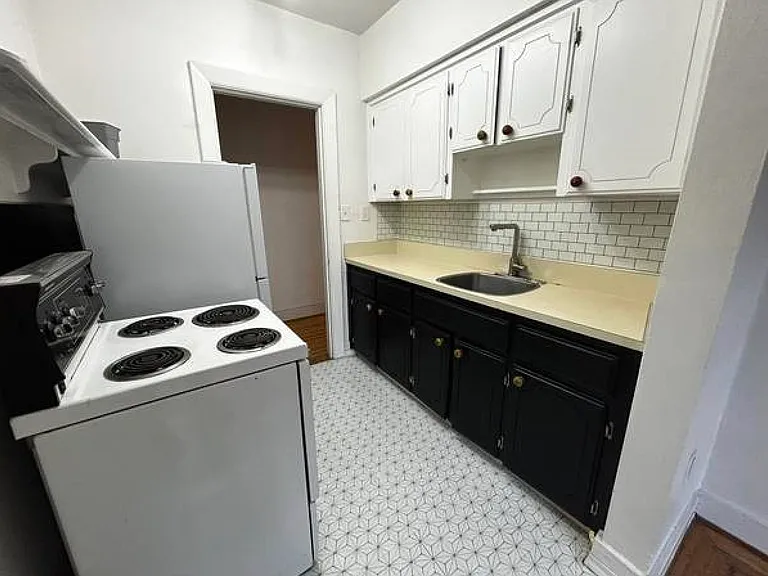 1086 W 10th Ave #6 — Photo 11