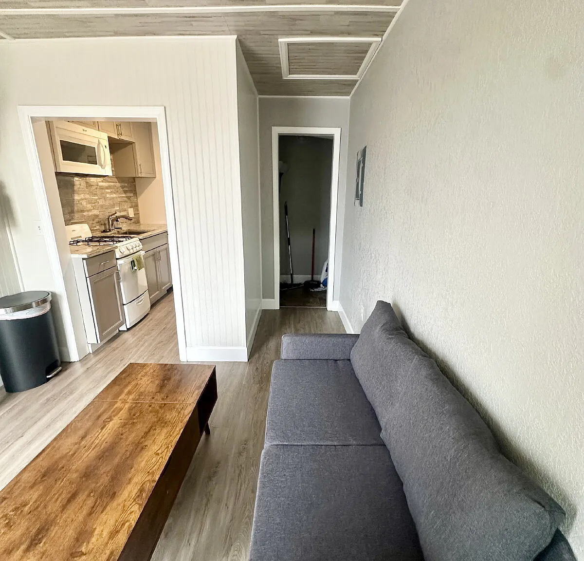 1 bed, 1.0 bath, 500 sqft, $1,300 — Photo 4