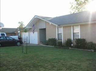 704 Hazelwood St, Moore, OK 73160