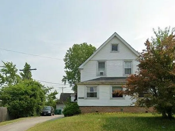 16110 Rockside Rd, Maple Heights, OH 44137