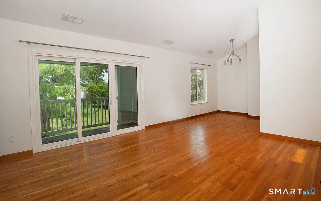 2 bed, 1.0 bath, 1148 sqft, $2,700 — Photo 2
