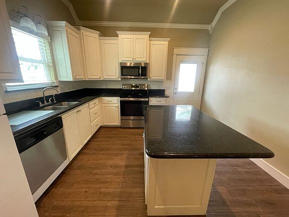5th image of 1041 Cabernet Dr