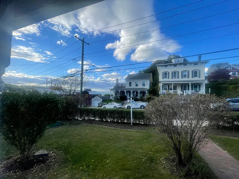 112 E Broadway #A — Photo 3