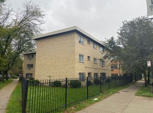 7609 N Greenview Ave, Chicago, IL 60626