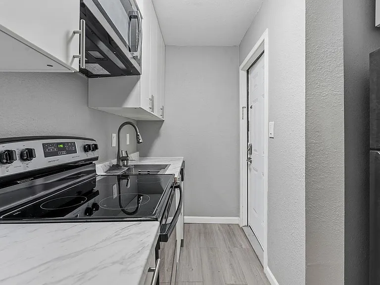 2910 Medical Arts St #103B — Photo 7