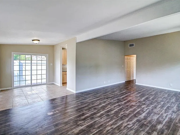 7831 Geyser Ave — Photo 7