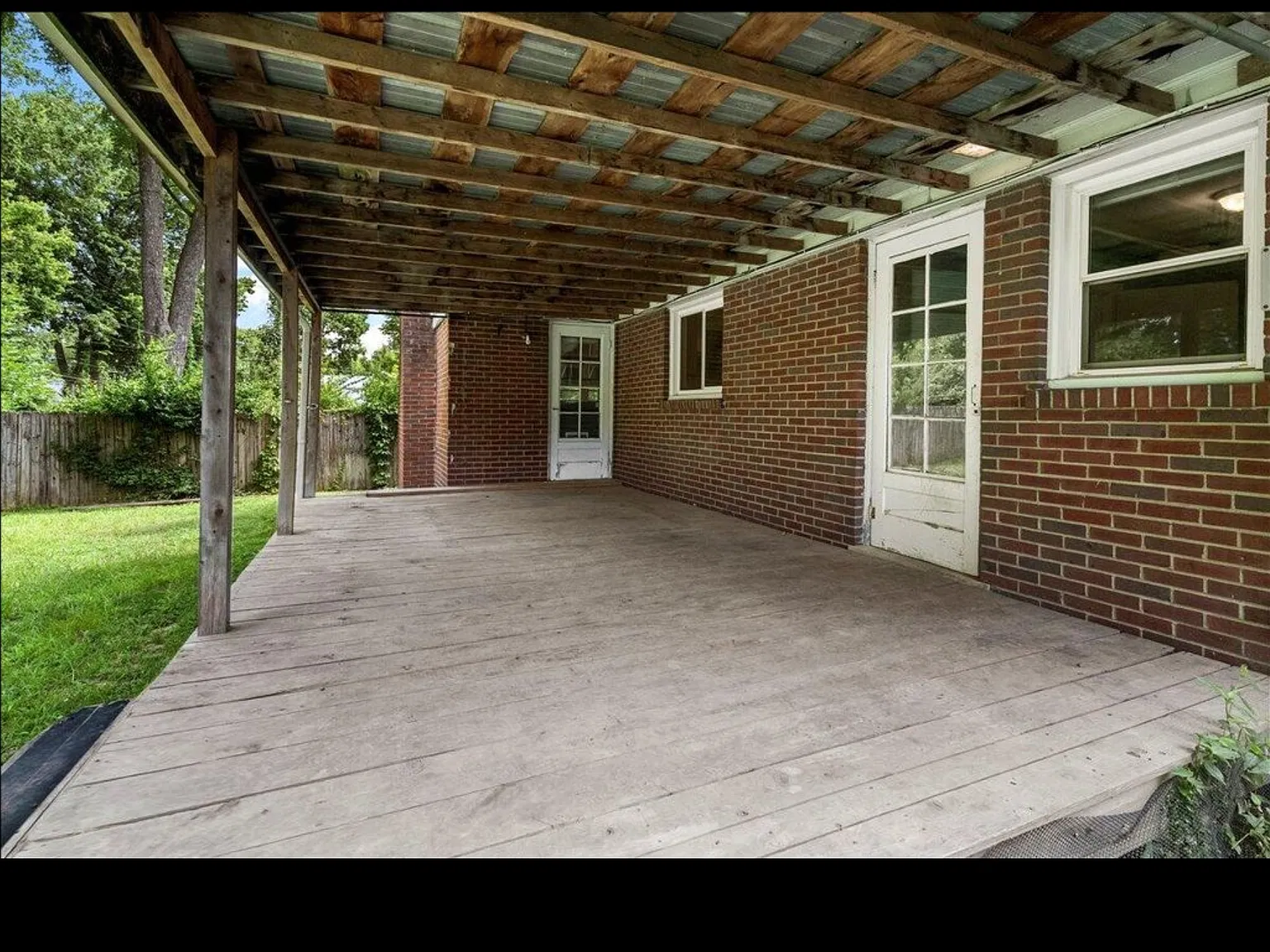 3 bed, 1808 sqft, $2,100 — Photo 4