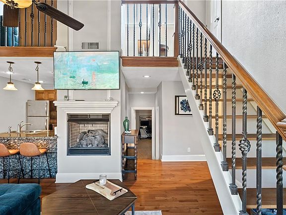5th image of 1111 W 46th St APT 26