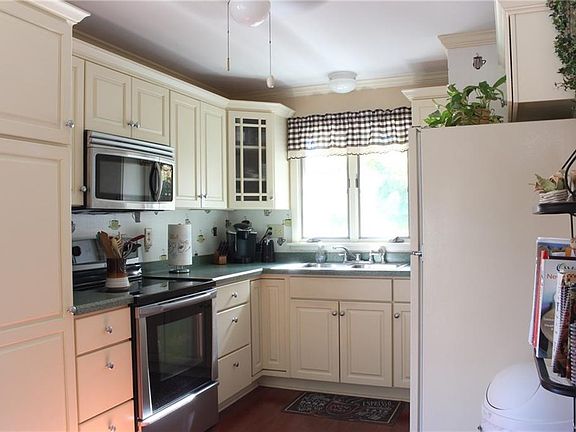 4th image of 3224 Jerauld Ave