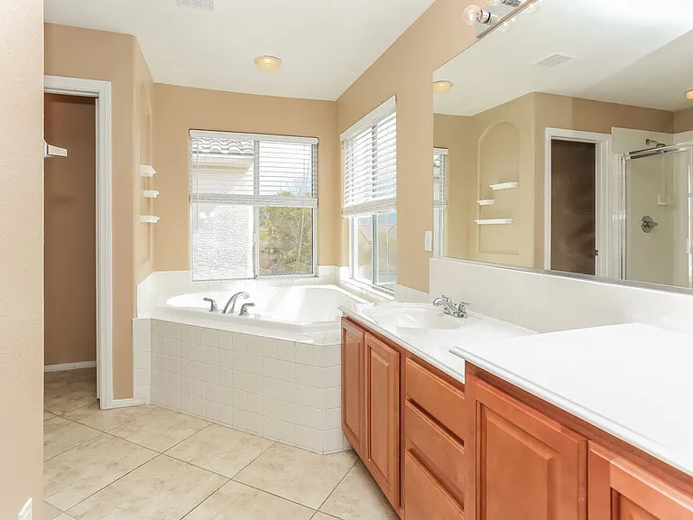 10405 Turning Leaf Ave — Photo 9