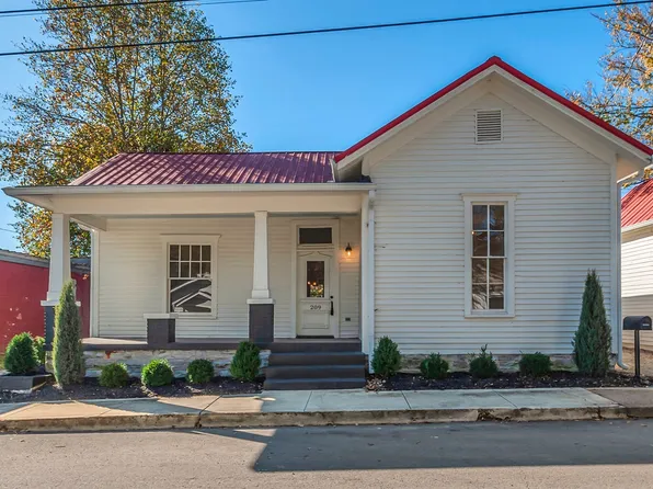 209 W 13th St, Columbia, TN 38401
