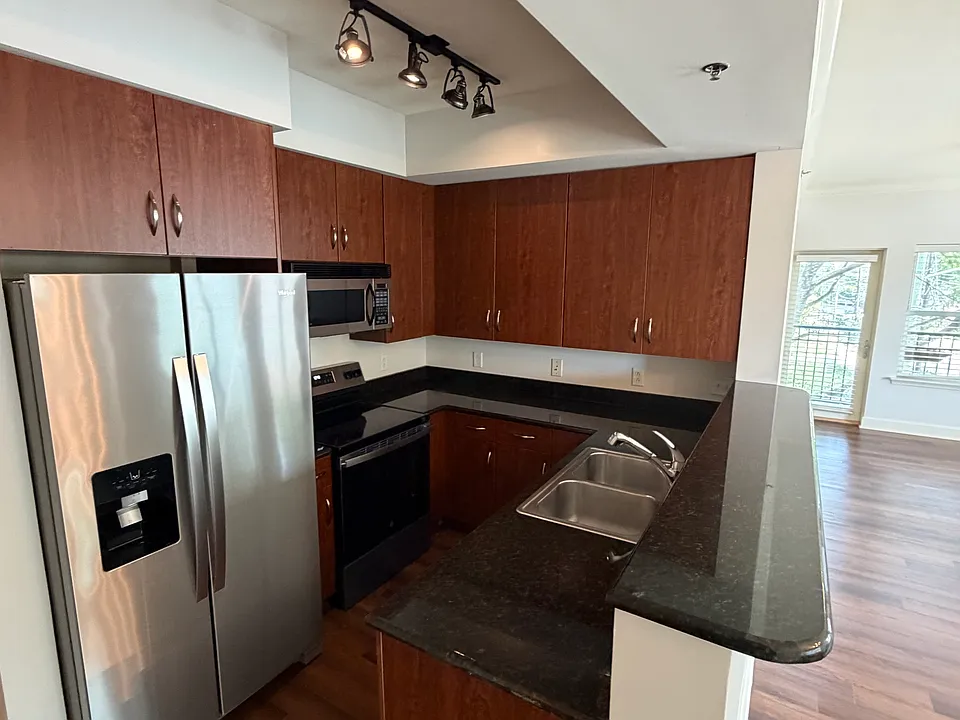 1320 Fillmore Ave #325