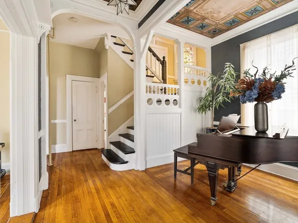 158 Central St, Somerville, MA 02145