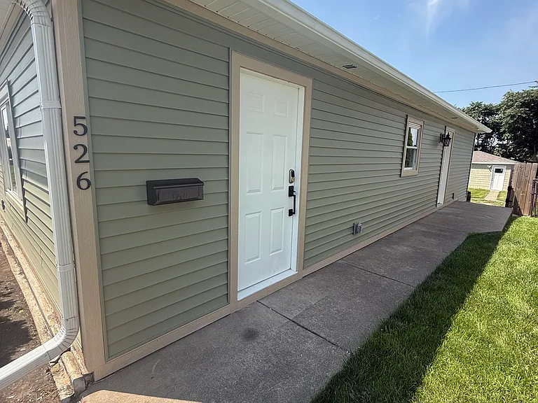 526 Ledochowski St — Photo 1