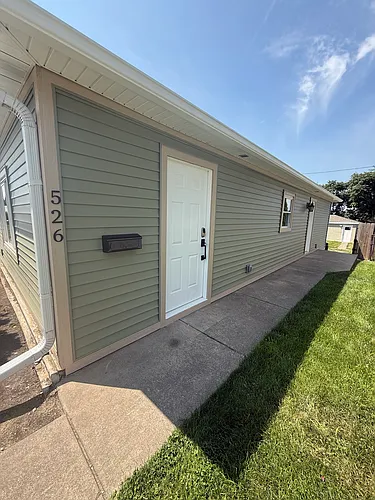 526 Ledochowski St Photo 1