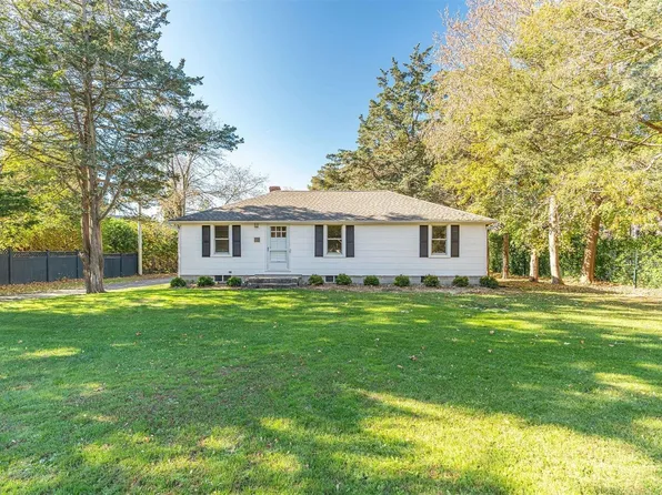 561 Noyack Road, Southampton, NY 11968
