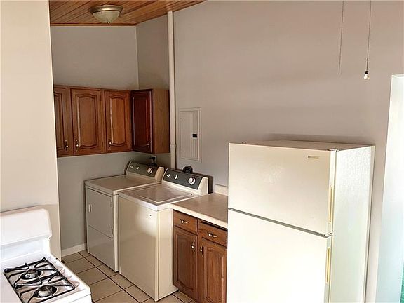4th image of 1515 W Crawford Ave #A