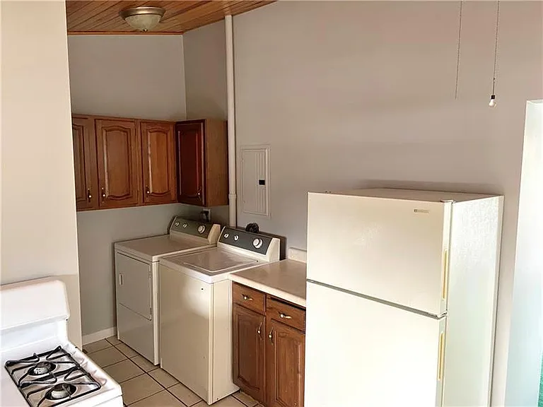 1515 W Crawford Ave #A — Photo 4