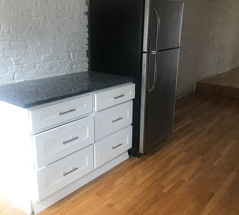 2nd image of 209 4th Ave APT 3R