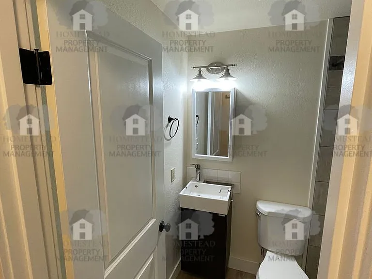 425 S 8th St — Photo 22