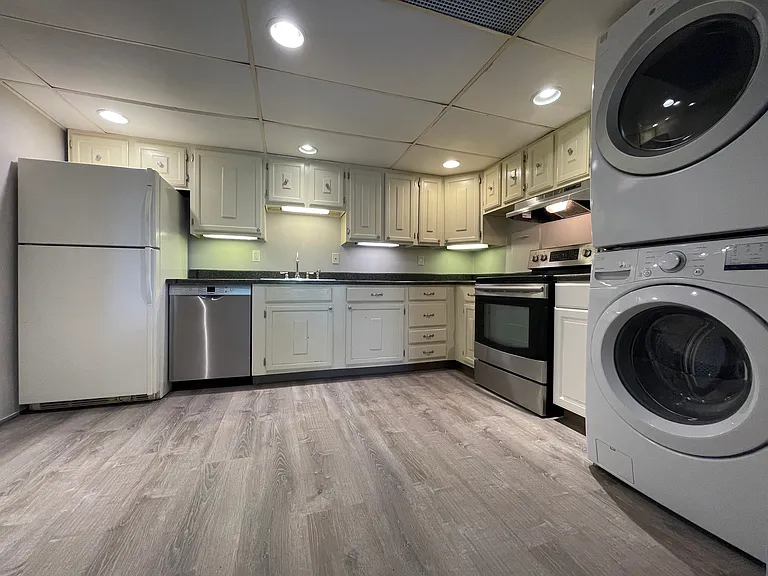 4511 Forest Ln — Photo 1