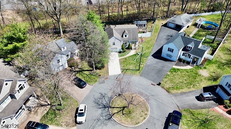 2nd image of 43 Newton Rd