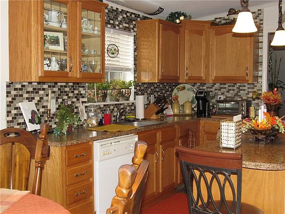 2nd image of 105 Devonshire Dr