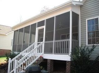 5250 Foley Dr, Hickory, NC 28602