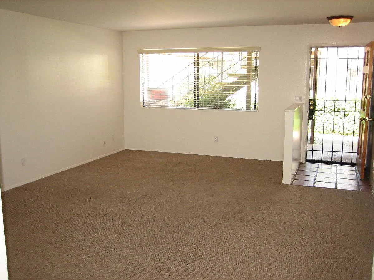 2 bed, 1021 sqft, $1,700 — Photo 4
