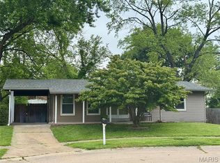 1076 Armada Ct, Florissant, MO