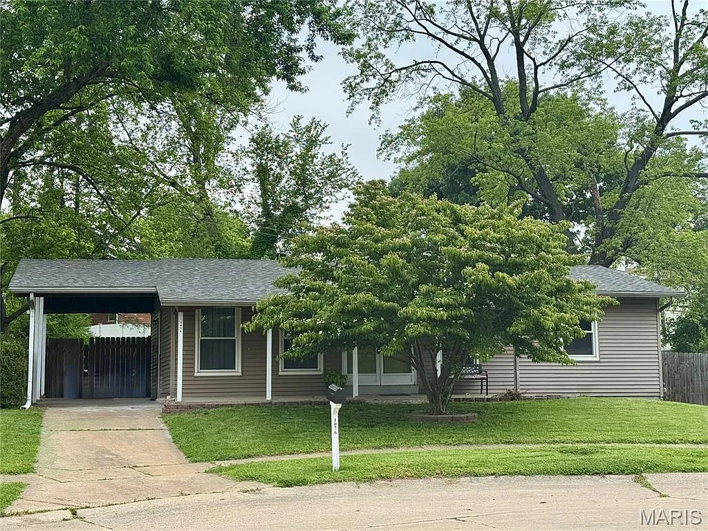 1076 Armada Ct photo 1