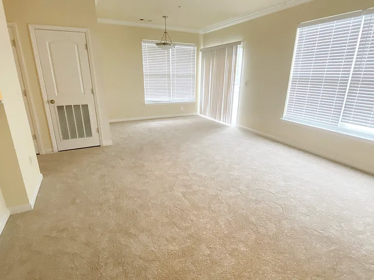 Clairmont at Hillandale — Photo 49