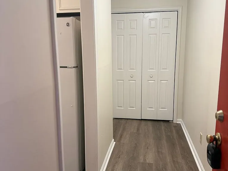 403 Wormwood Ln #C — Photo 2