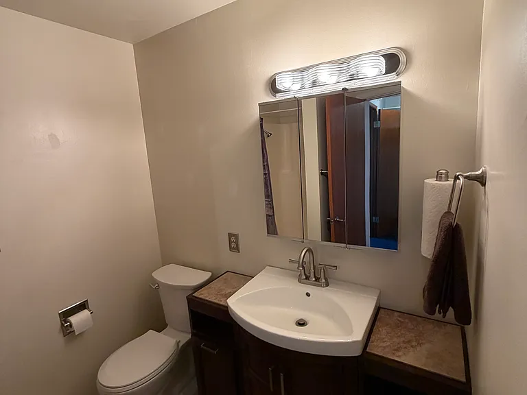 33 Poplar St — Photo 2