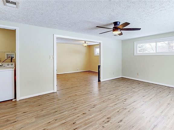 4th image of 2023 Edgewood Dr