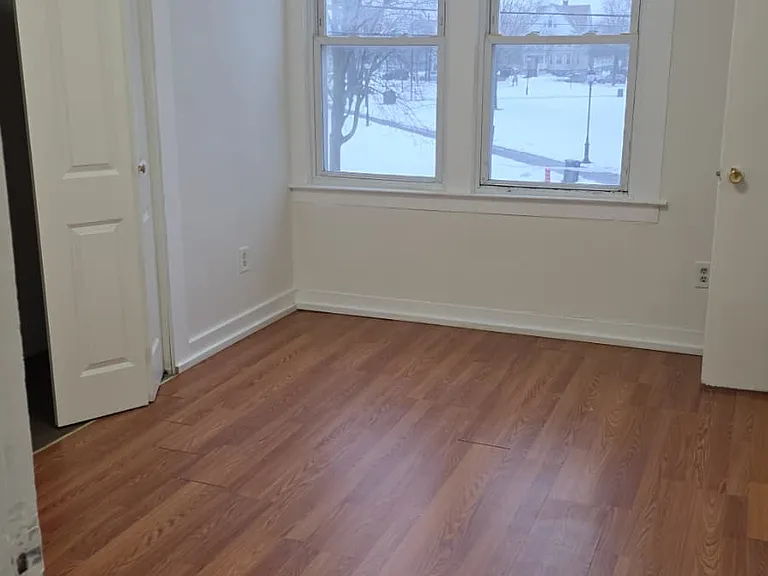 57 Maltby St #2F — Photo 2