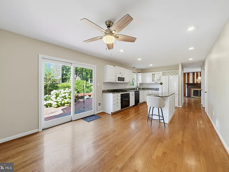 16818 Briardale Rd — Photo 15