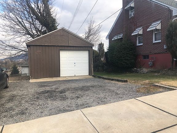 Detach Garage 